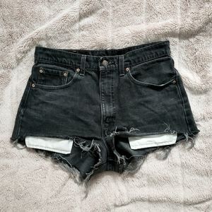 🖤 Levis VINTAGE black denim cut offs